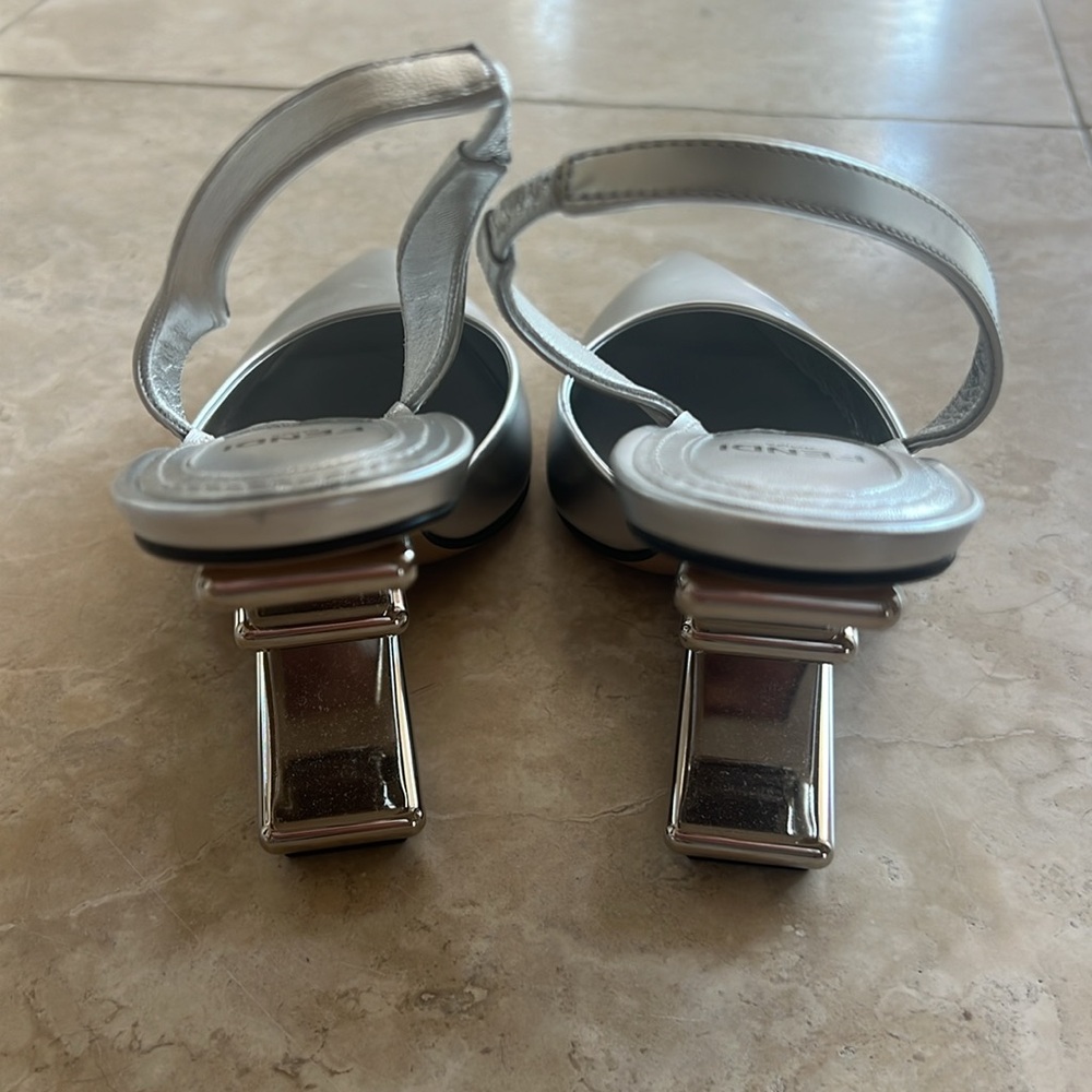 100% AUTHENTIC FENDI FIRST METALLIC F-HEEL SLINGBACK - Picture 4 of 11